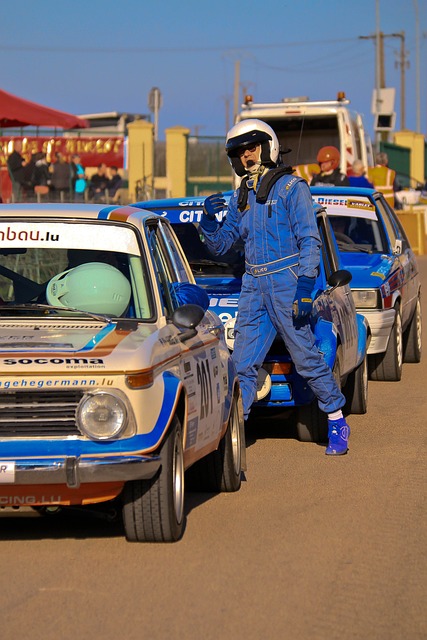 两个方面给 两个方面给